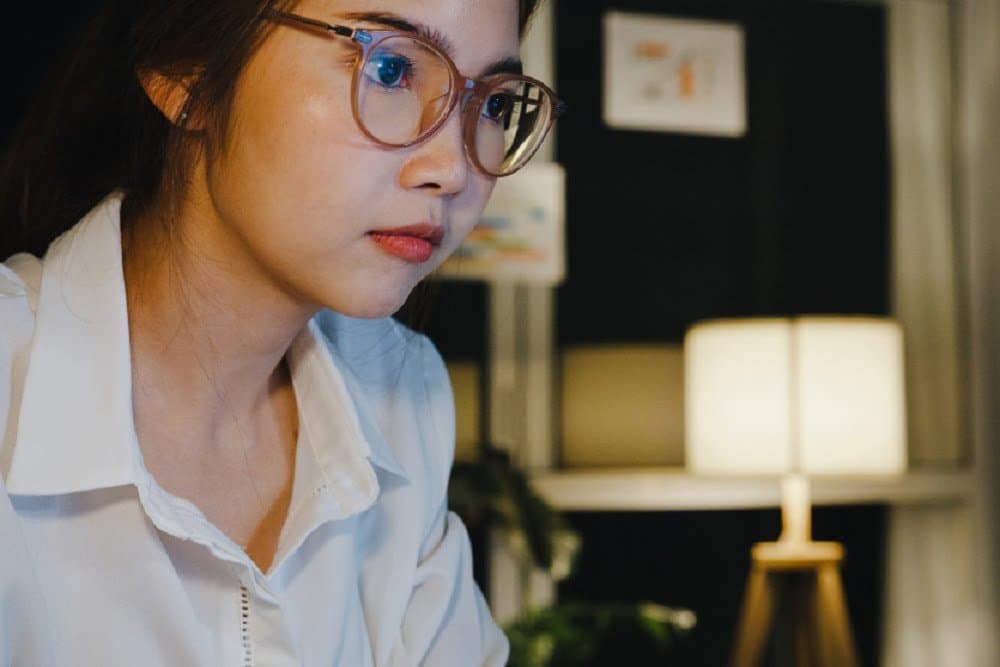 Do Blue Light Filtering Glasses Really Help with Digital Eye Strain?