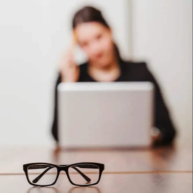 ¿Qué tan común es el Síndrome de Visión por Computadora (CVS) o Fatiga Visual Digital (DES)?